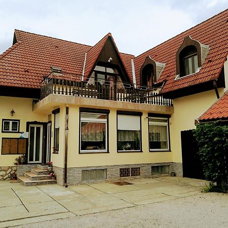 Révész Vendégház Harkány Extérieur photo