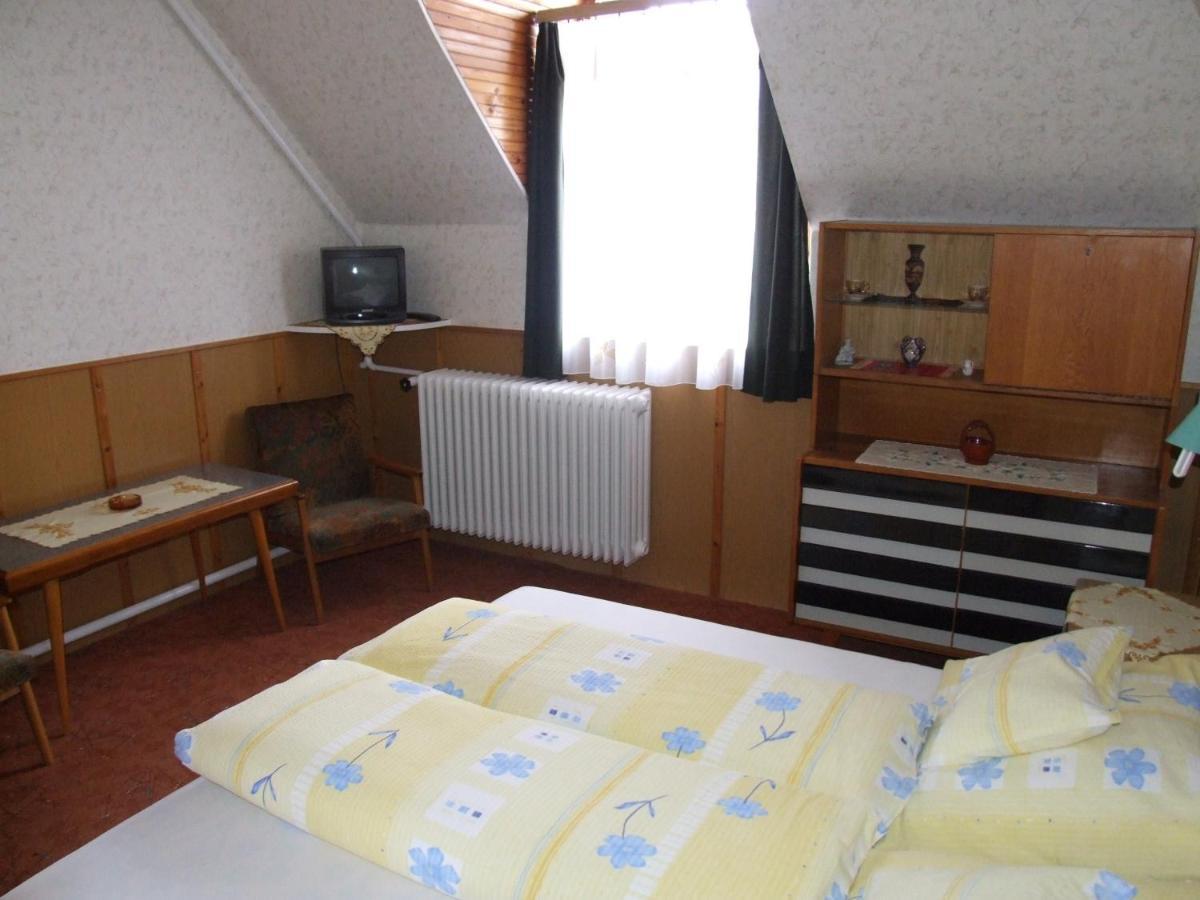 Révész Vendégház Harkány Chambre photo