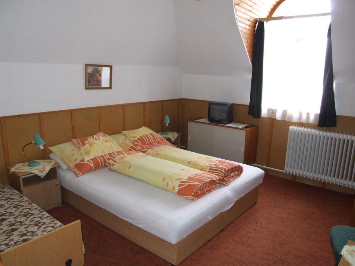 Révész Vendégház Harkány Chambre photo