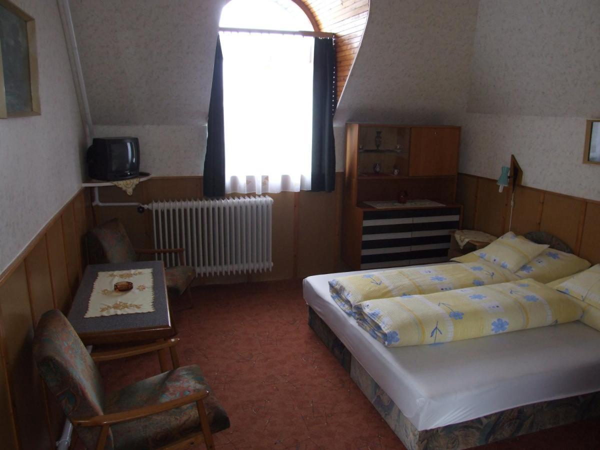 Révész Vendégház Harkány Chambre photo