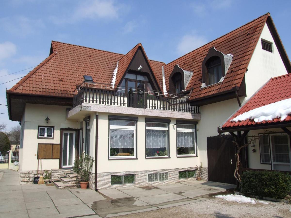 Révész Vendégház Harkány Extérieur photo